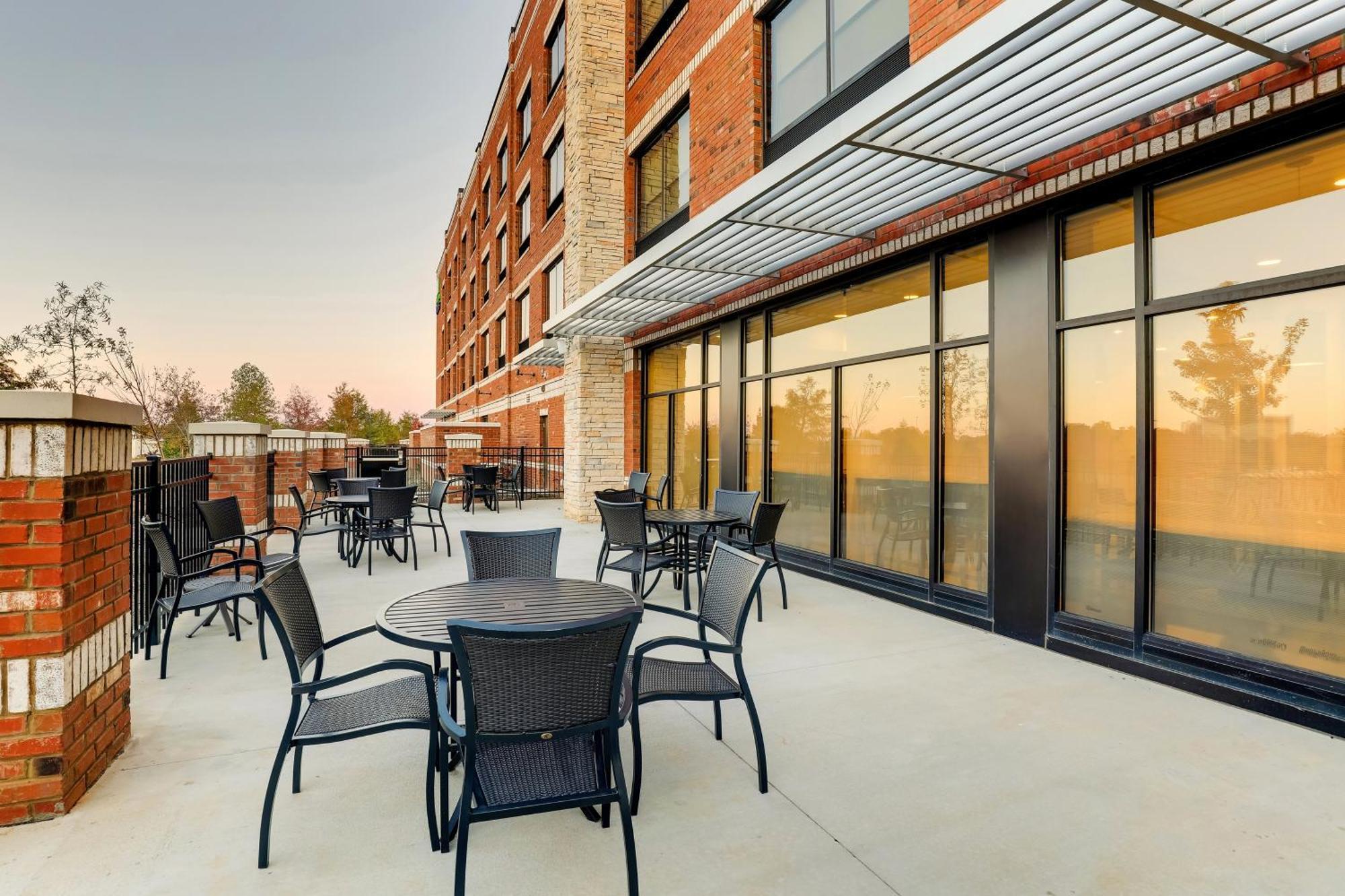 Holiday Inn Express Holly Springs - Raleigh Area By Ihg Екстер'єр фото