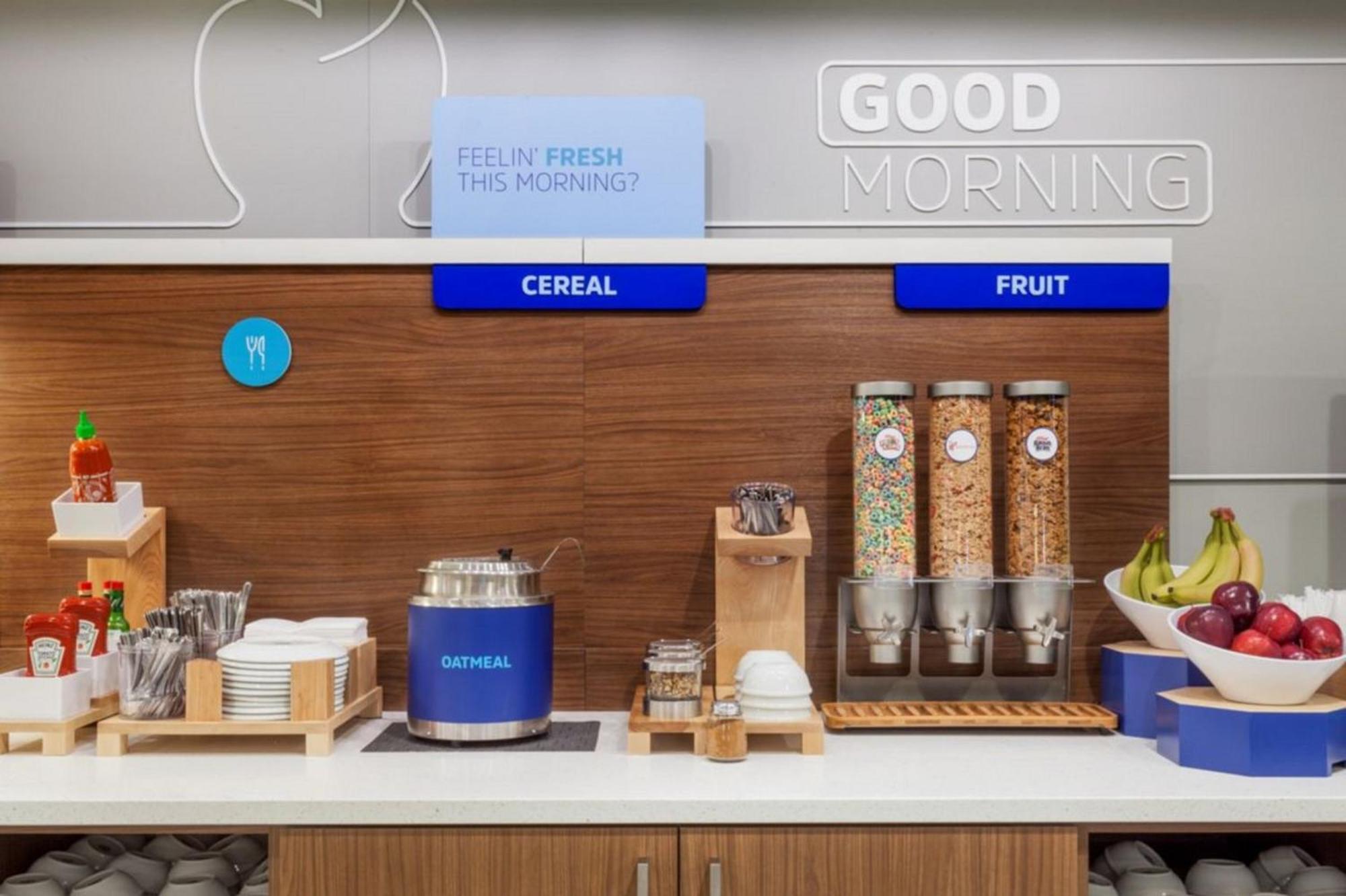 Holiday Inn Express Holly Springs - Raleigh Area By Ihg Екстер'єр фото